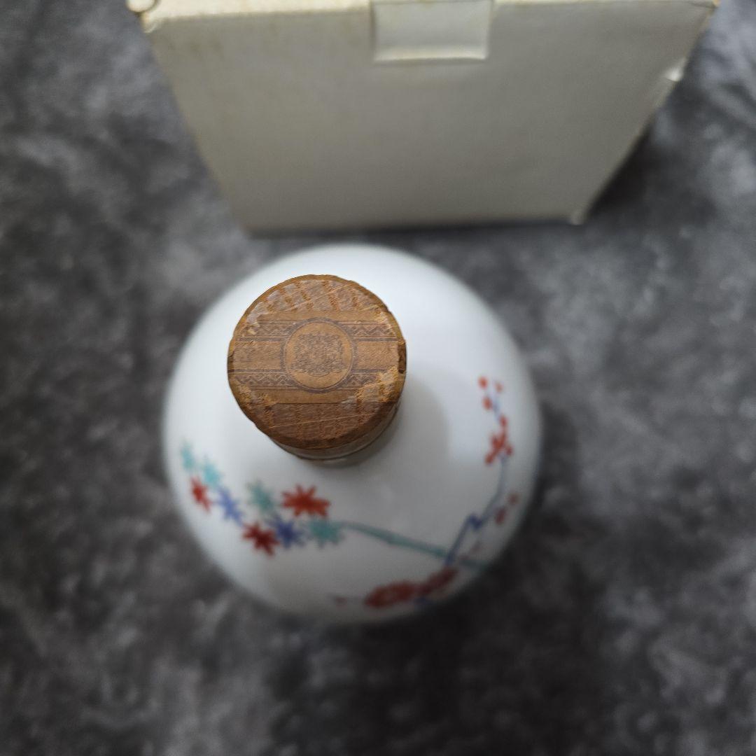 古酒 サントリー ウイスキー エイジング 15年 鶉梅新春華 有田焼 陶器ボトル