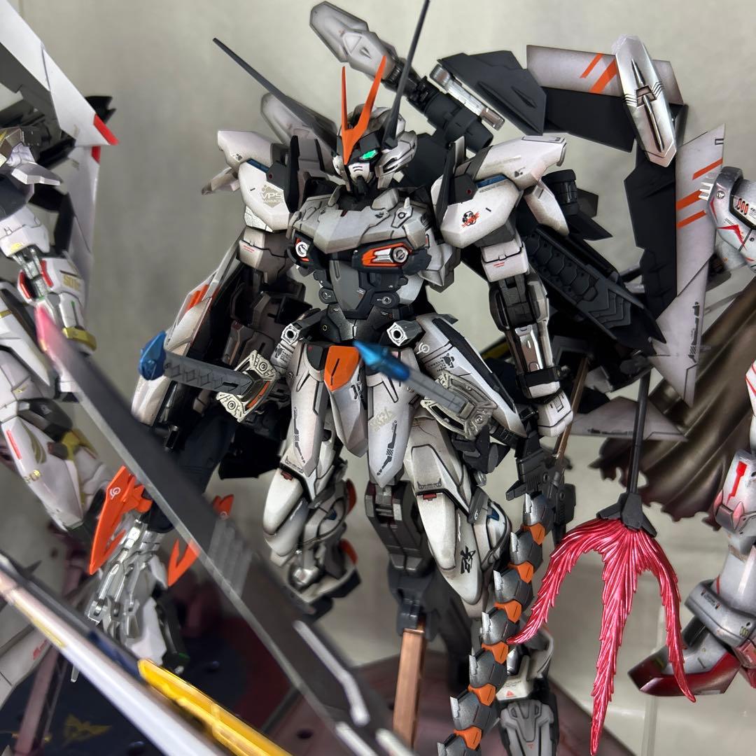 ガンプラ　塗装済み完成品