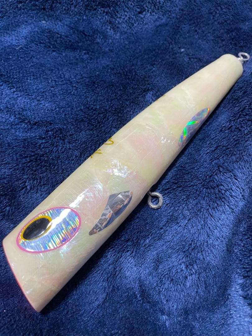 貝田ルアー　オーバル　200 cbone カーペンター　ビーコン