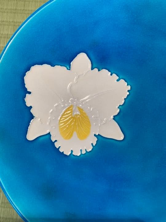 菓子器　青交趾　蘭の絵