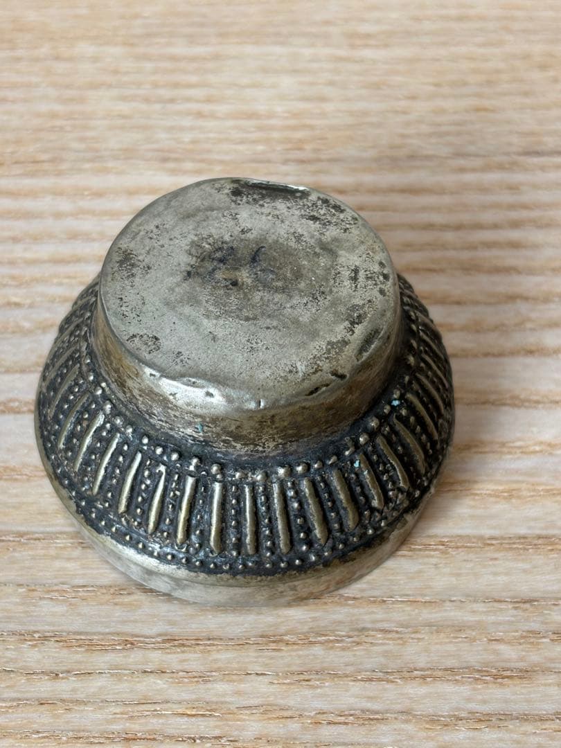 タイ・チェンマイの骨董店で購入した銀製の蓋物