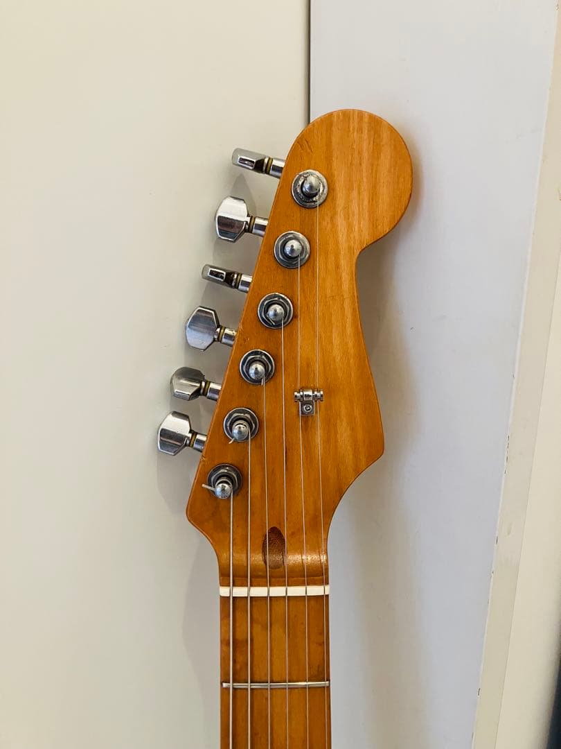 【お年玉セール！出品再開記念値引き！】超かわいい！サーフブルーのコンボストラト！