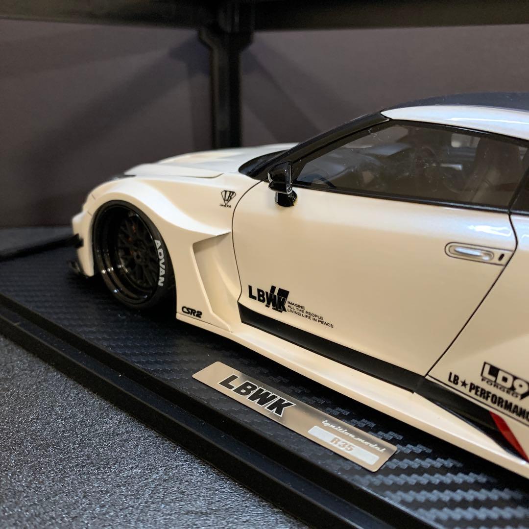 715✴︎ リバティーウォーク 35GT-RR 1/18スケールミニカー