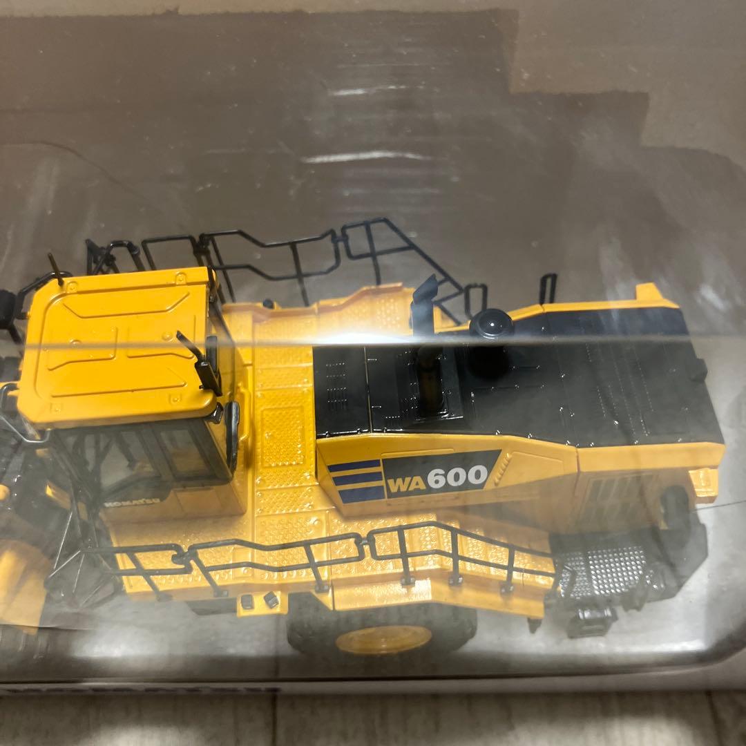 KOMATSU　WA600-8 模型