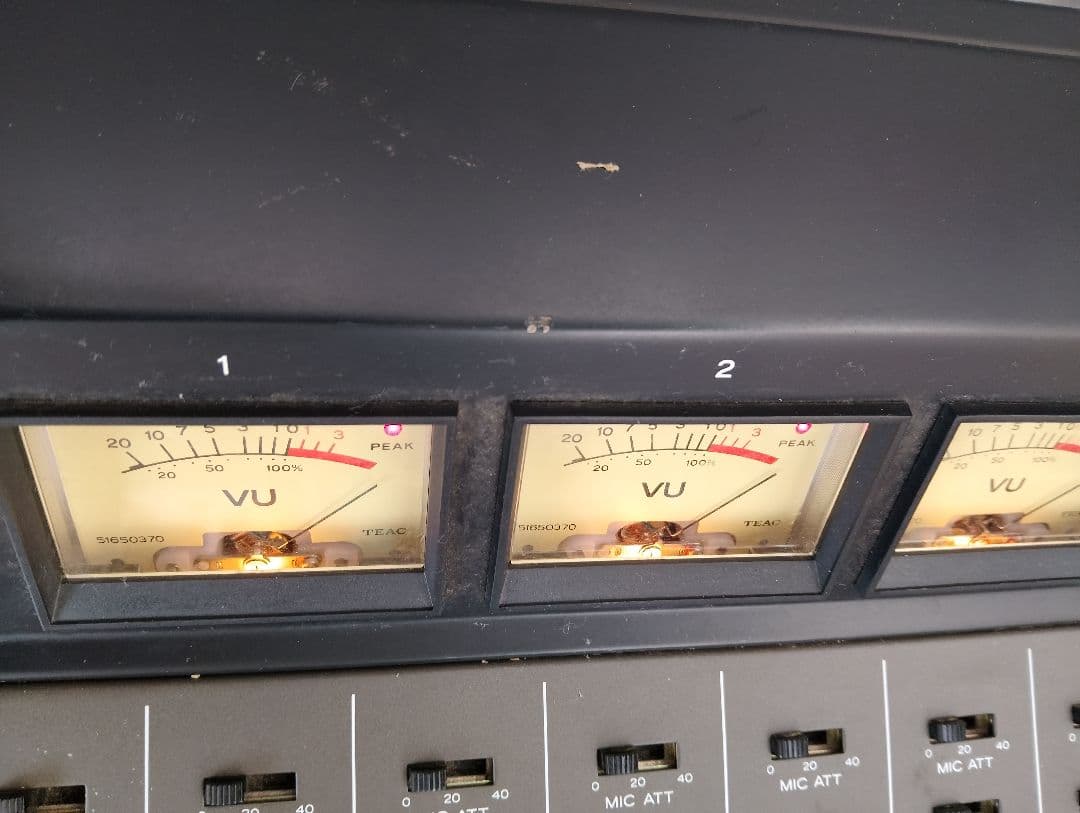 TEAC TASCAM 8chオーディオミキサー MODEL 3(あ97)