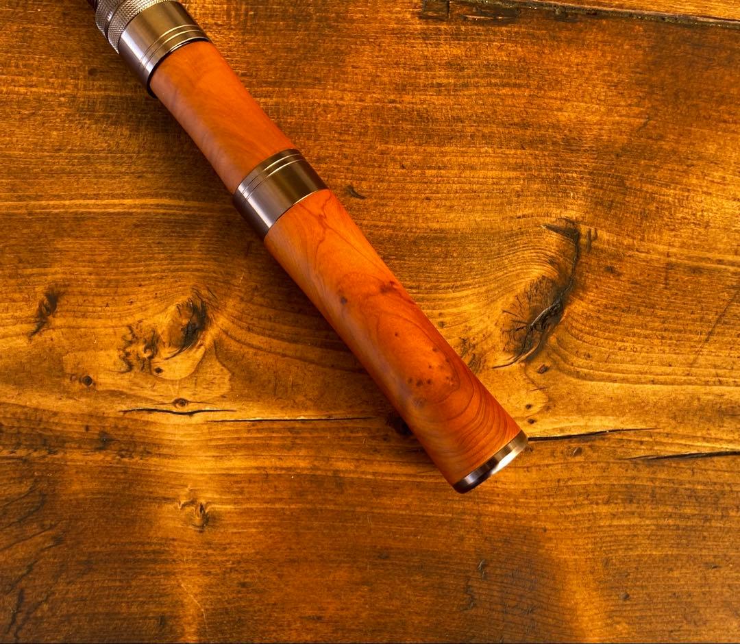 新品未使用　トラウトロッド　スピニング　ウッドグリップ　グラスロッド　渓流釣り