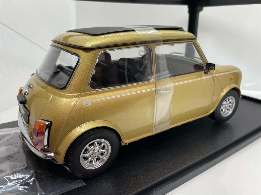 305-040 KK 1/12 ミニ クーパーSunroof LHD