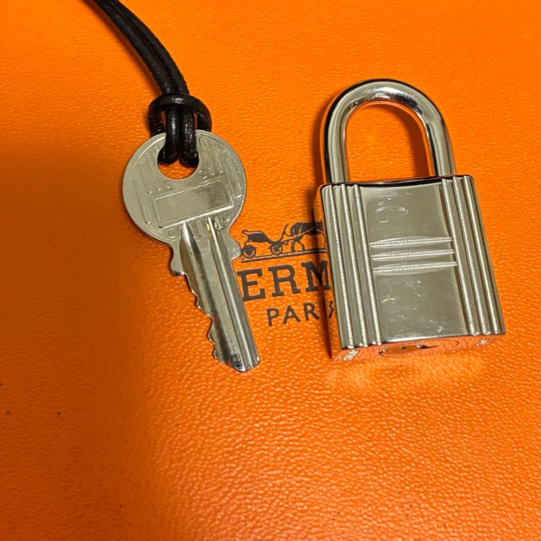 エルメス シルバー　カデナ　南京錠　パドロック　鍵　キー　NO110