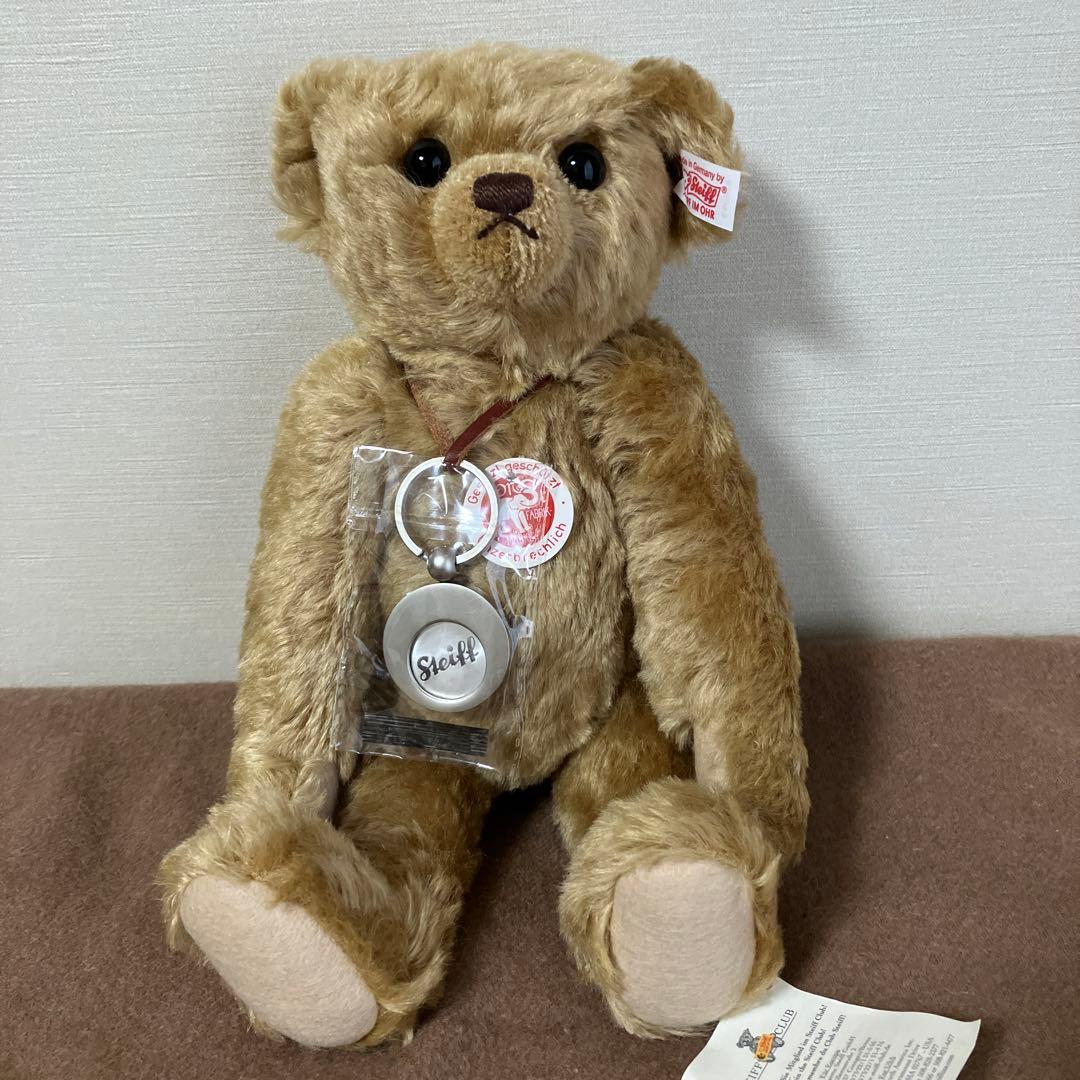 Steiff Button in Ear Japan シルバーのチャーム付き