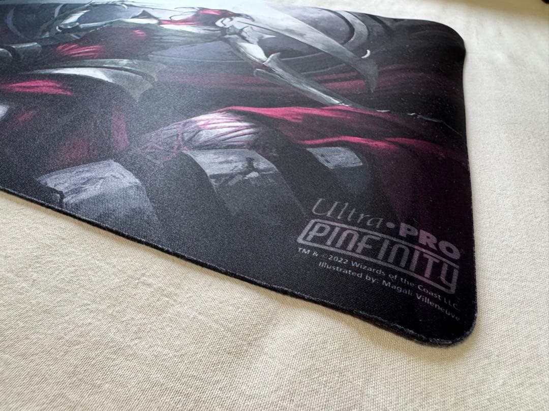 MTG プレイマット 機械の母エリシュノーン 偉大なる統一者、アトラクサ