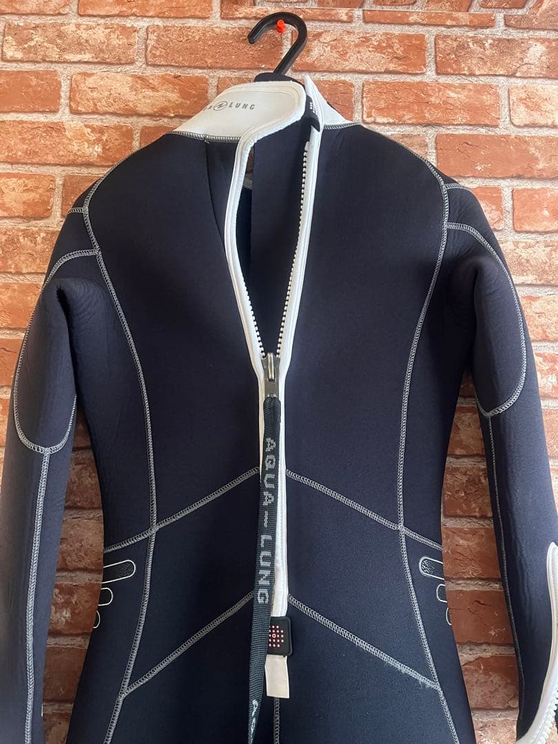 Aqualung アクアラング　ブラック フルスーツ Sサイズ