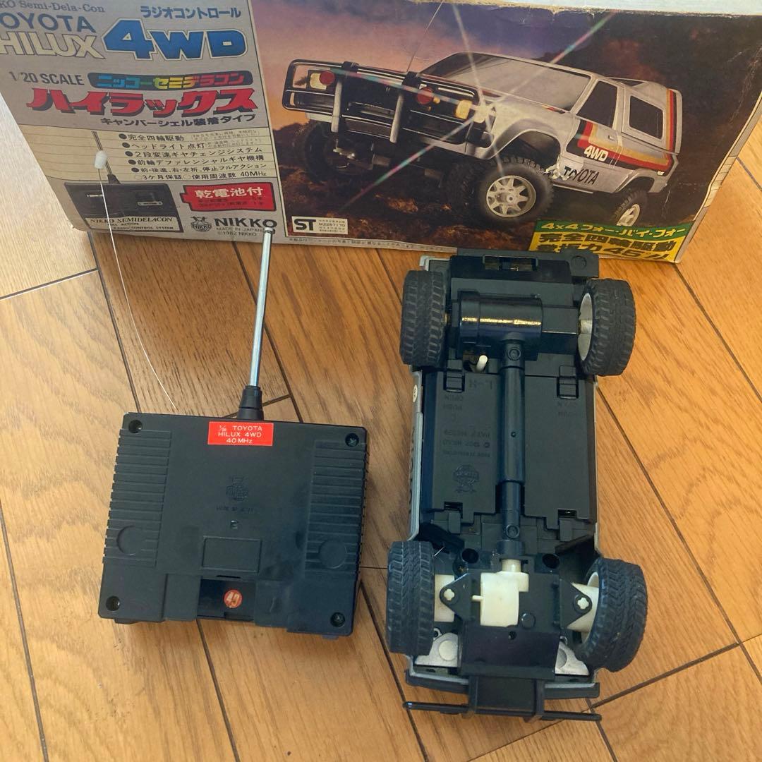 ラジオコントロール TOYOTAHILUX4WDセミデラコン スケール1/20