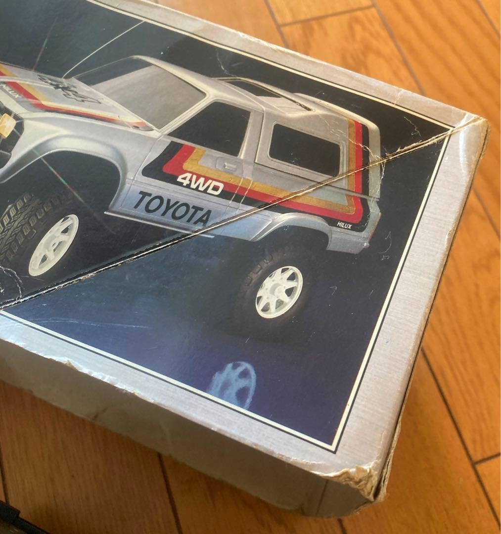 ラジオコントロール TOYOTAHILUX4WDセミデラコン スケール1/20