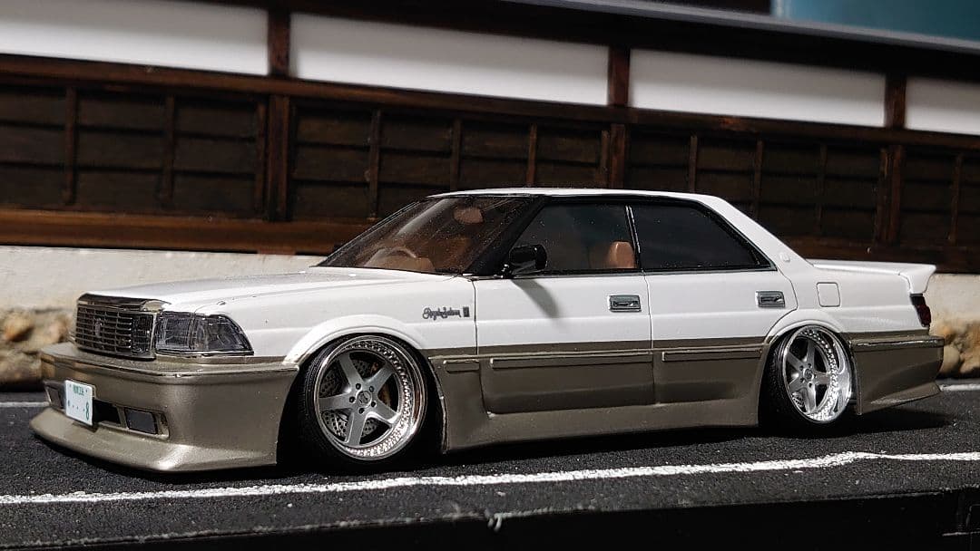 1/24 アオシマ インシュランス 13クラウン 完成品