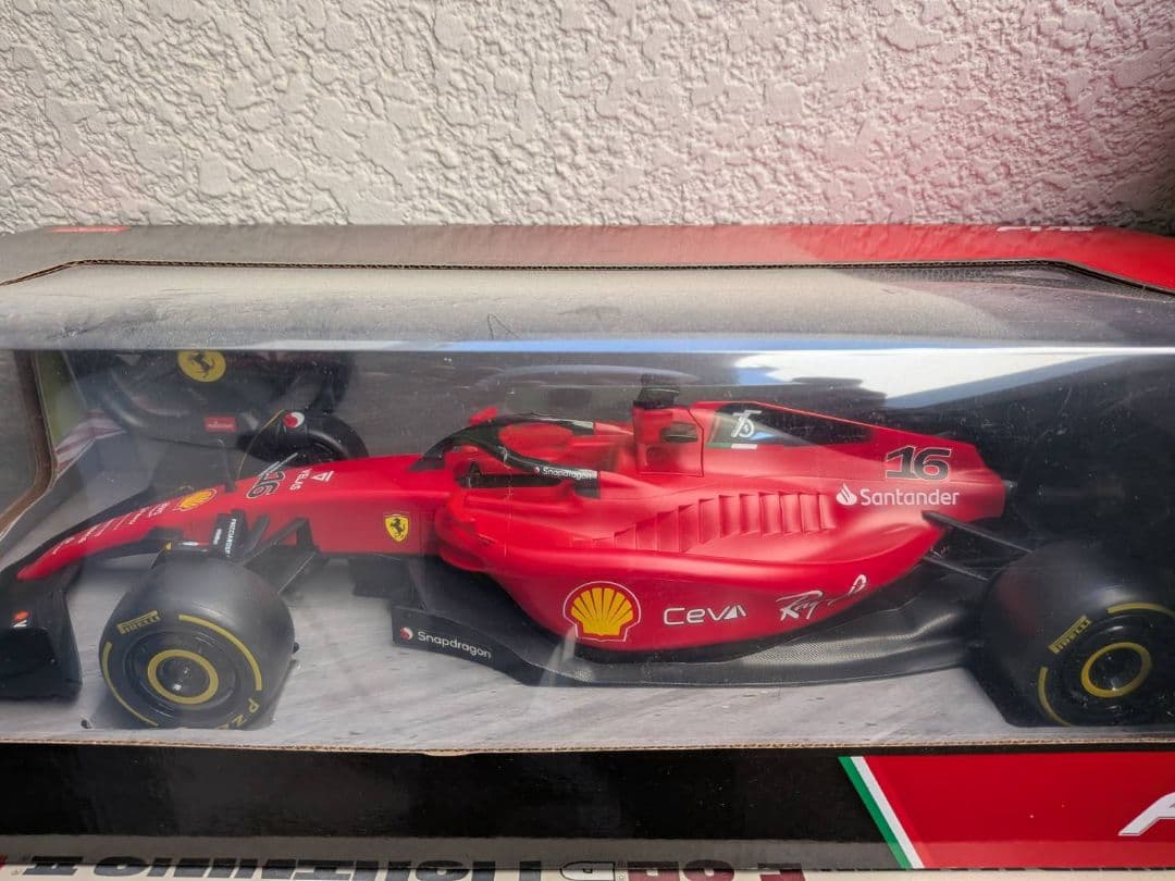 Ferrari F1-75 1/18スケールモデル