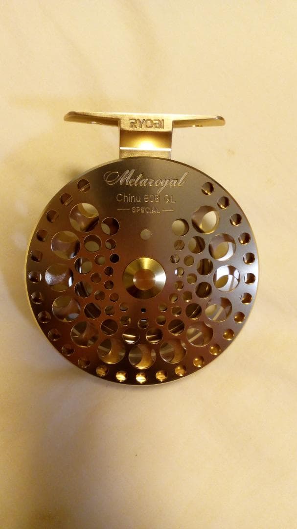 訳アリ　展示品　新品未使用　リョービ　メタロイヤル　チヌ８０８ＧＬ　ゴールド