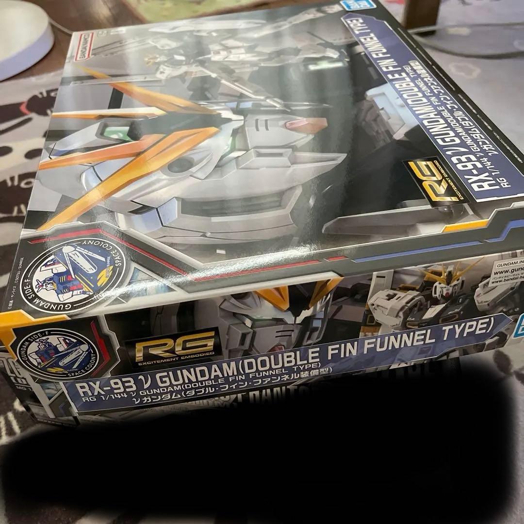 新品未組立　GB限定　1/144 RG ν GUNDAM ダブルフィンファンネル