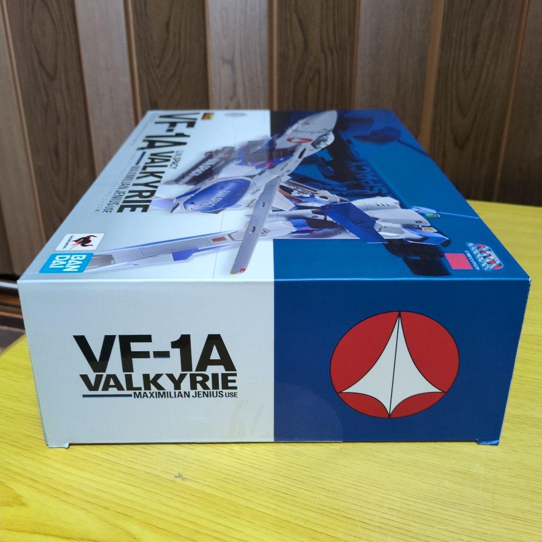 DX超合金 VF-1A VALKYRIE マキシミリアン・ジェニウス専用機