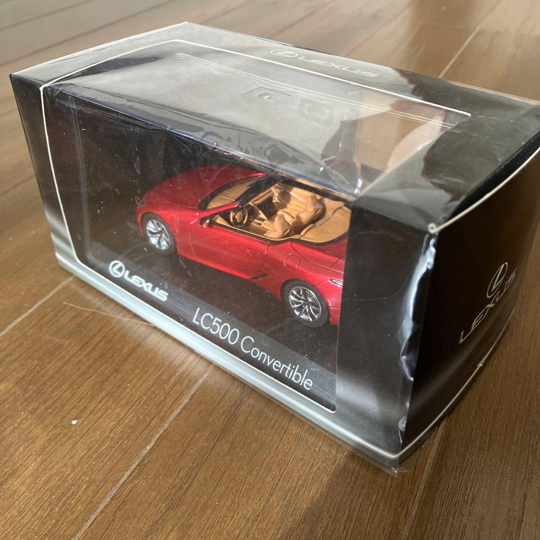 【非売品】Lexus LC500 Convertible 赤 左ハンドル 未開封