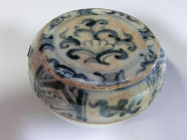 蓋物■呉須安南 古い染付 安南 丸香合 花唐草 青華 古玩 時代物 骨董品■