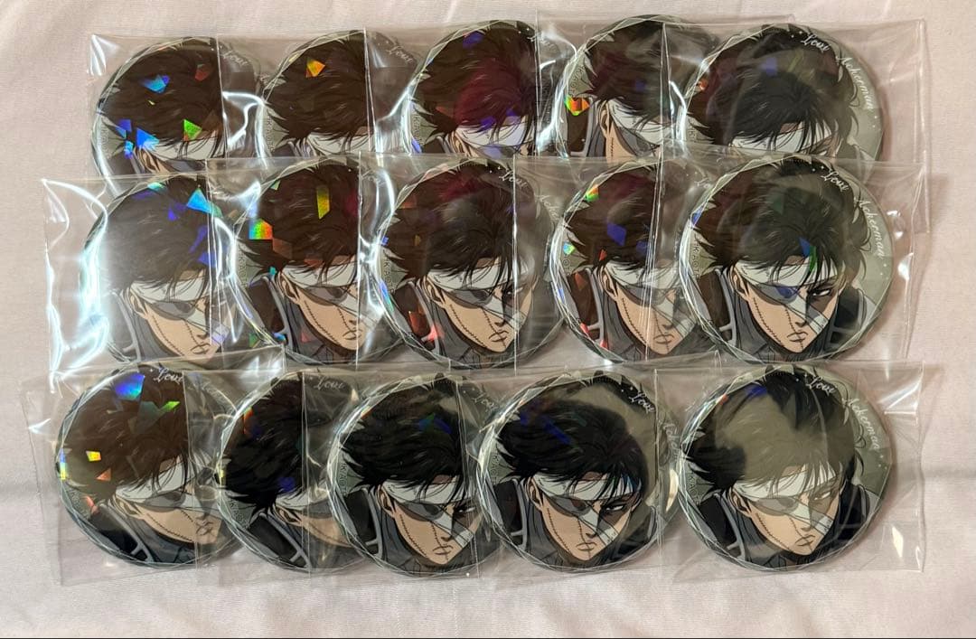 進撃の巨人 リヴァイ ホログラム缶バッジ 15個 まとめ売り