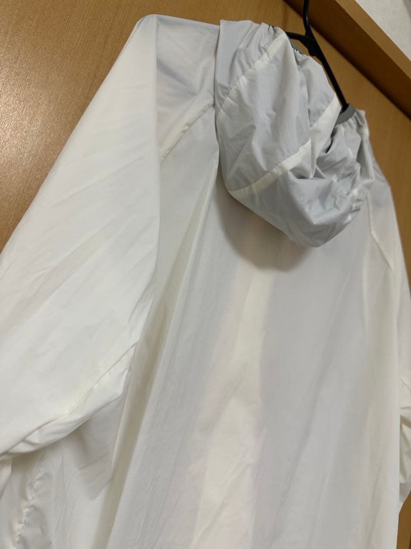 Hokaoneone ホカオネオネ　ランニング　ウィンドブレーカー　ホワイト　M