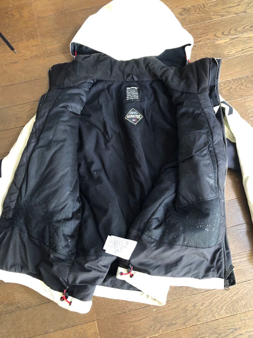 ダイワDW-1304 上下　ゴアテックス(R) ハイロフト ウィンタースーツ