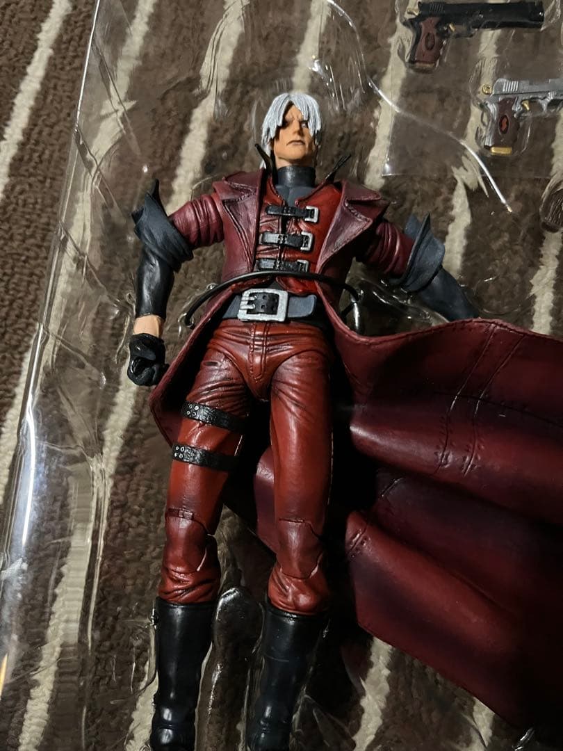 NECA Devil May Cry•フィギュア デビルメイクライ/ダンテ