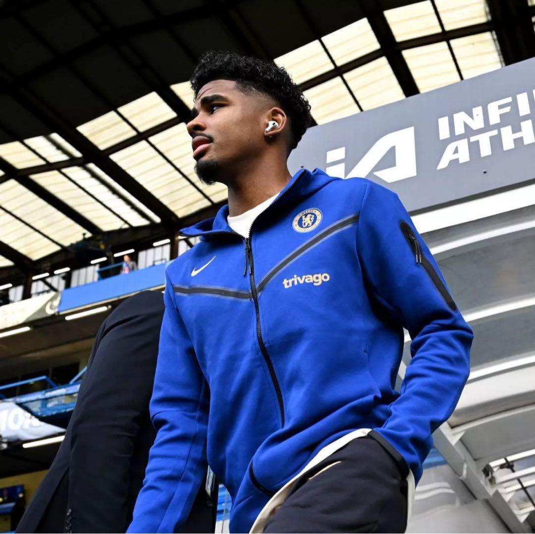 カ*イ様 ナイキ テックフリース チェルシー 上のみ海外限定 胸スポンサー付き