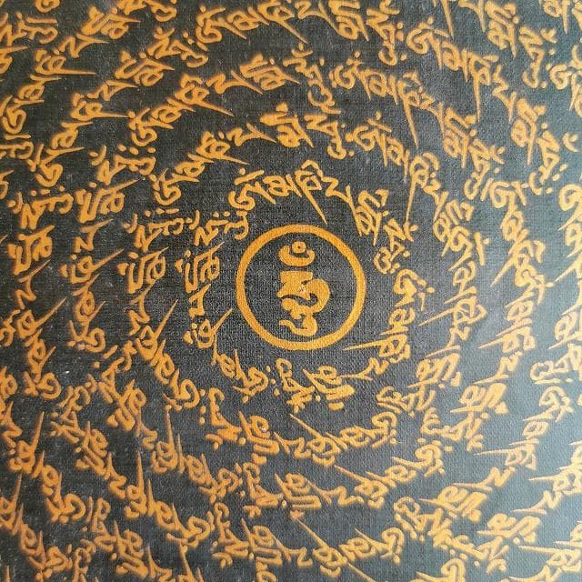 オンマニペメフム　マントラ　曼荼羅　花　：　タンカ　仏画（額縁なし）