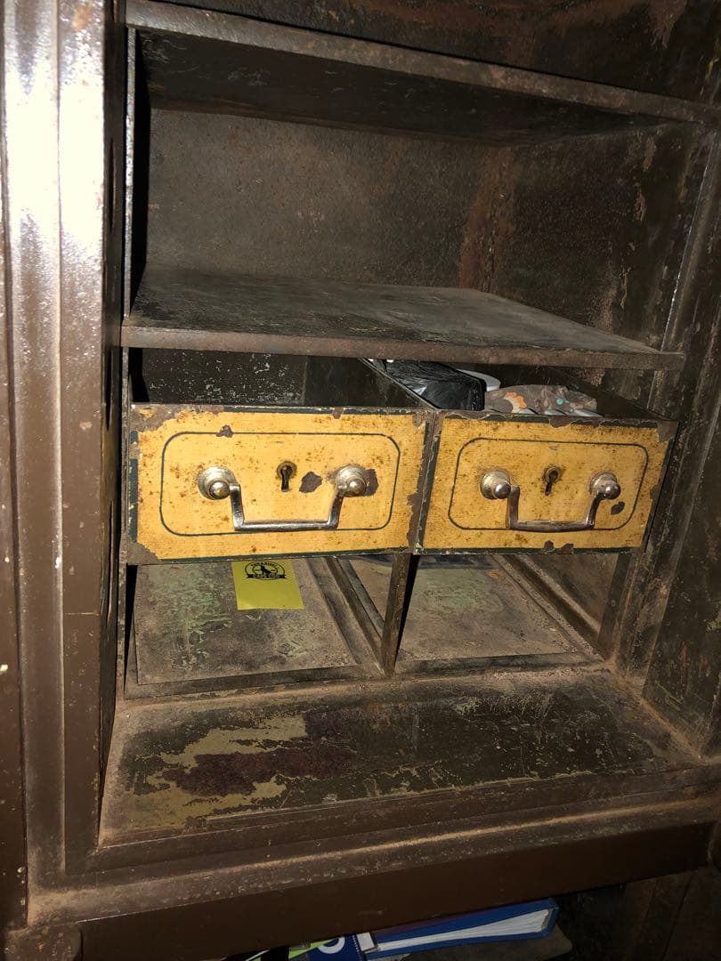 アンティークドイツ製金庫1900年初頭