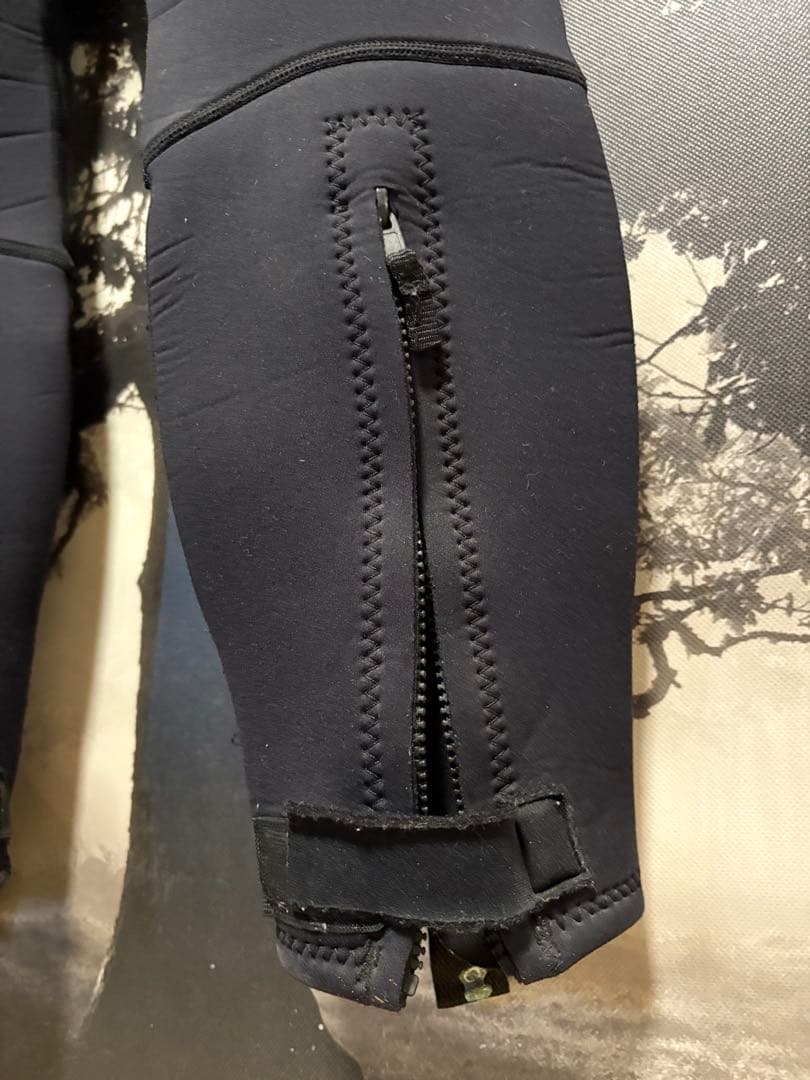 RIVALLEY BURNING BLOOD ウェットスーツ　ヒラスズキ　平鱸