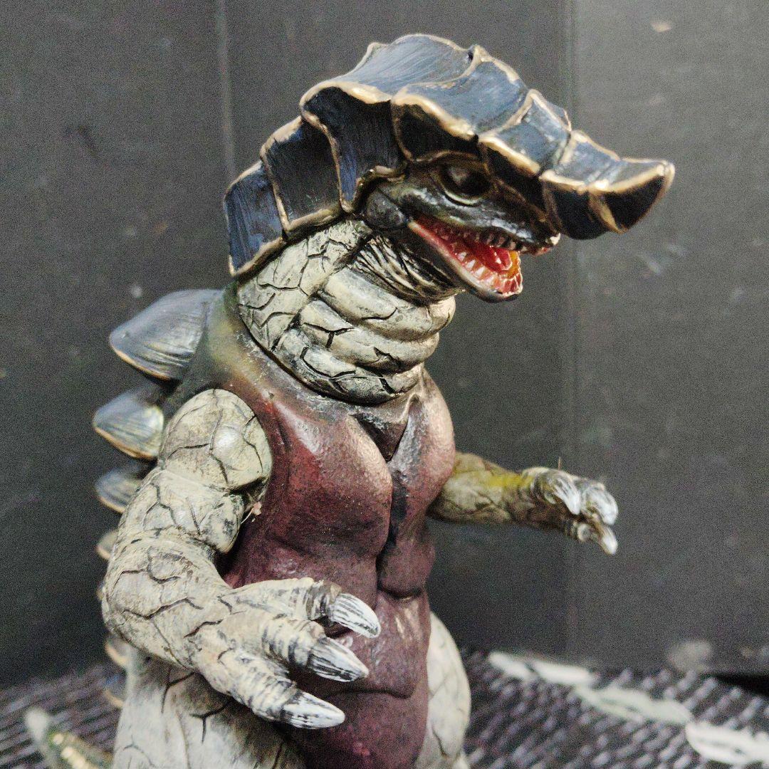 SEA確認画像ウルトラ怪獣旧型絶版ソフビゴルメデ（3000fi）