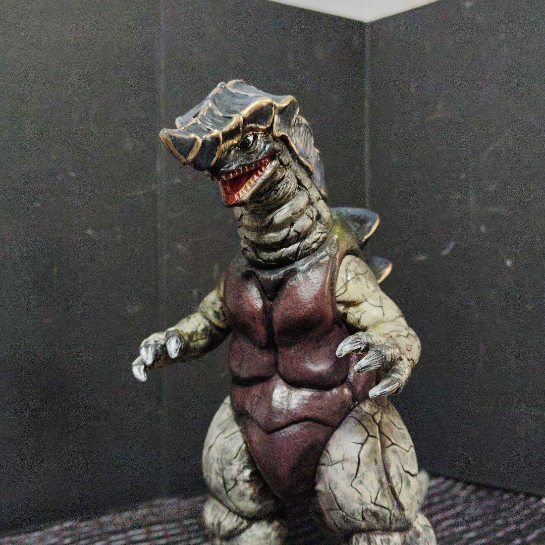 SEA確認画像ウルトラ怪獣旧型絶版ソフビゴルメデ（3000fi）