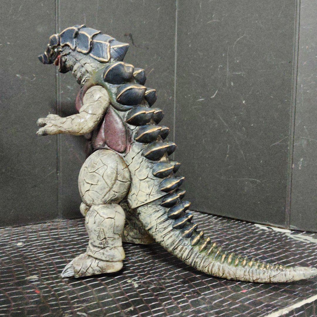SEA確認画像ウルトラ怪獣旧型絶版ソフビゴルメデ（3000fi）