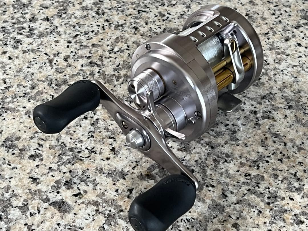 シマノ / SHIMANO ● 11 カルカッタコンクエスト50DC ハイギア