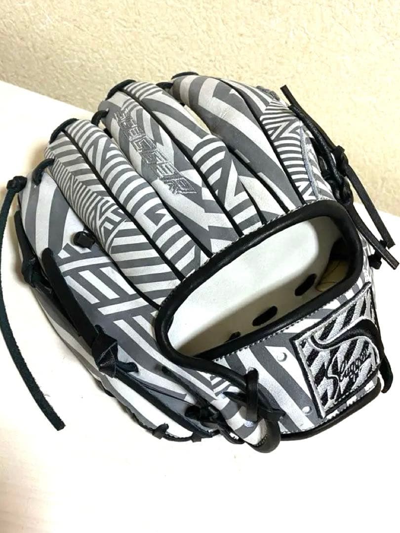《ダズルカモ》2023限定グラブ【久保田スラッガー】軟式一般用グラブ新品未使用