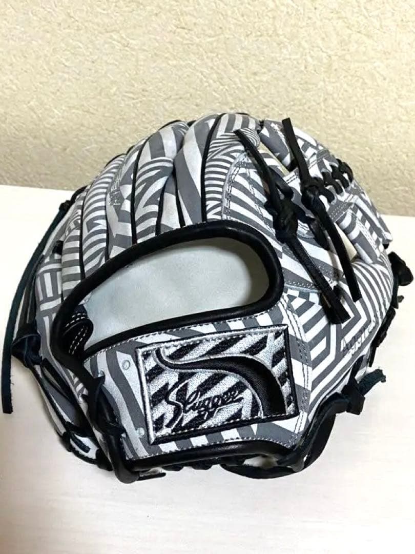 《ダズルカモ》2023限定グラブ【久保田スラッガー】軟式一般用グラブ新品未使用