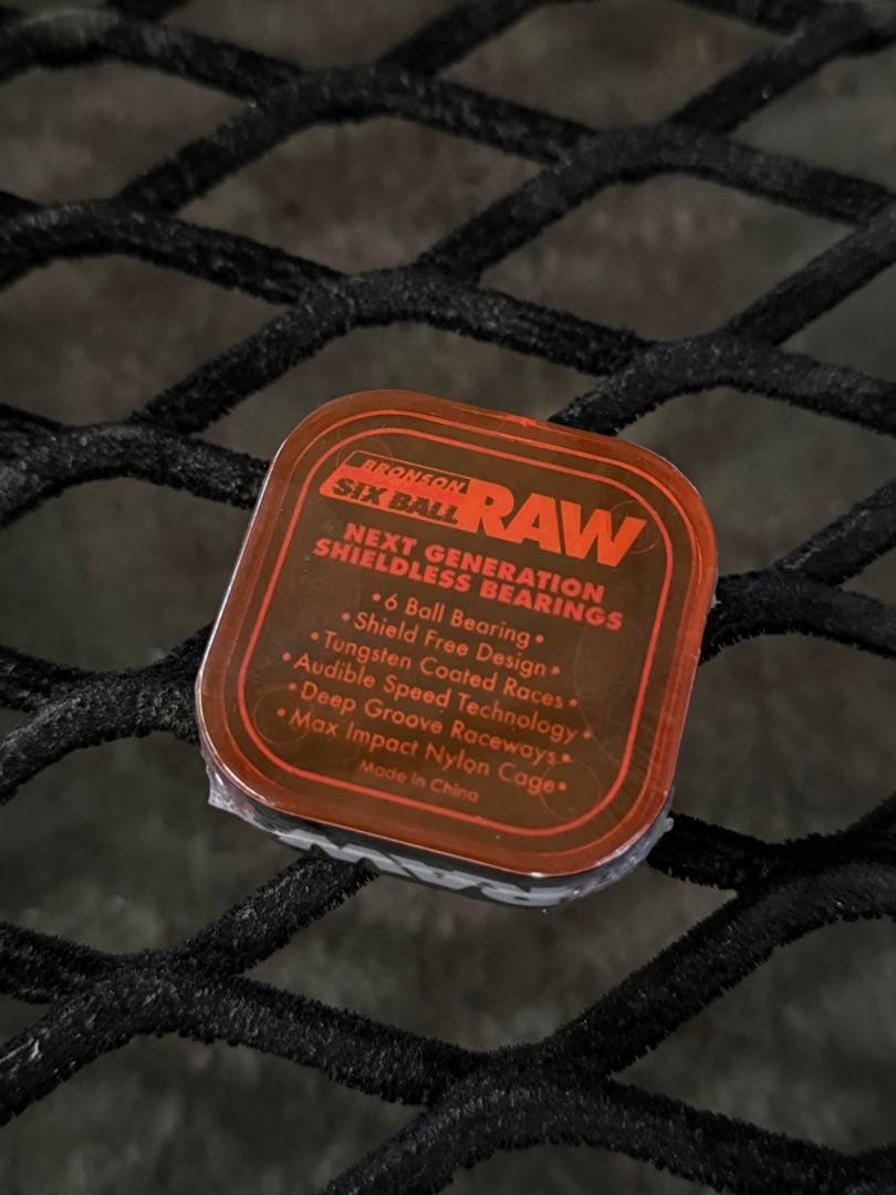 BRONSON ベアリング 6-BALL RAW BEARING スケボー