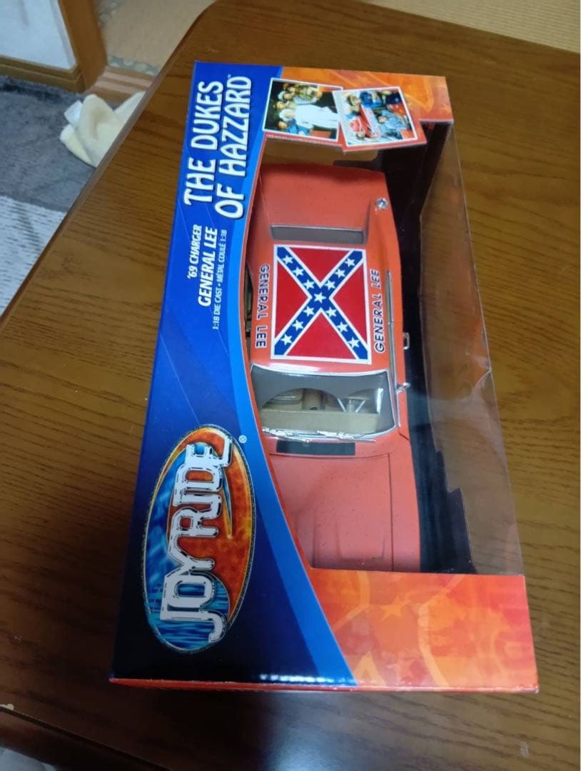 デュークオブハザード　ダッチチャージャー 1969年式　1/18