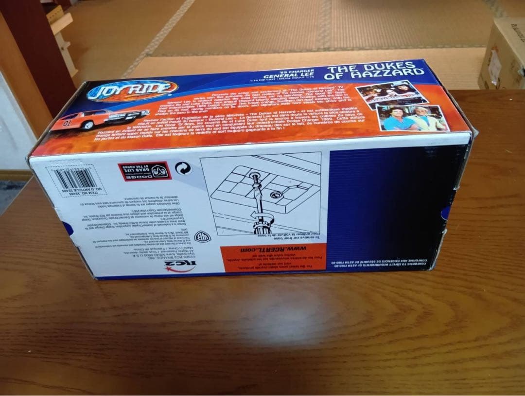 デュークオブハザード　ダッチチャージャー 1969年式　1/18