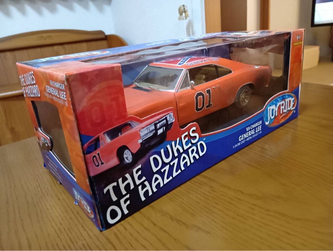 デュークオブハザード　ダッチチャージャー 1969年式　1/18