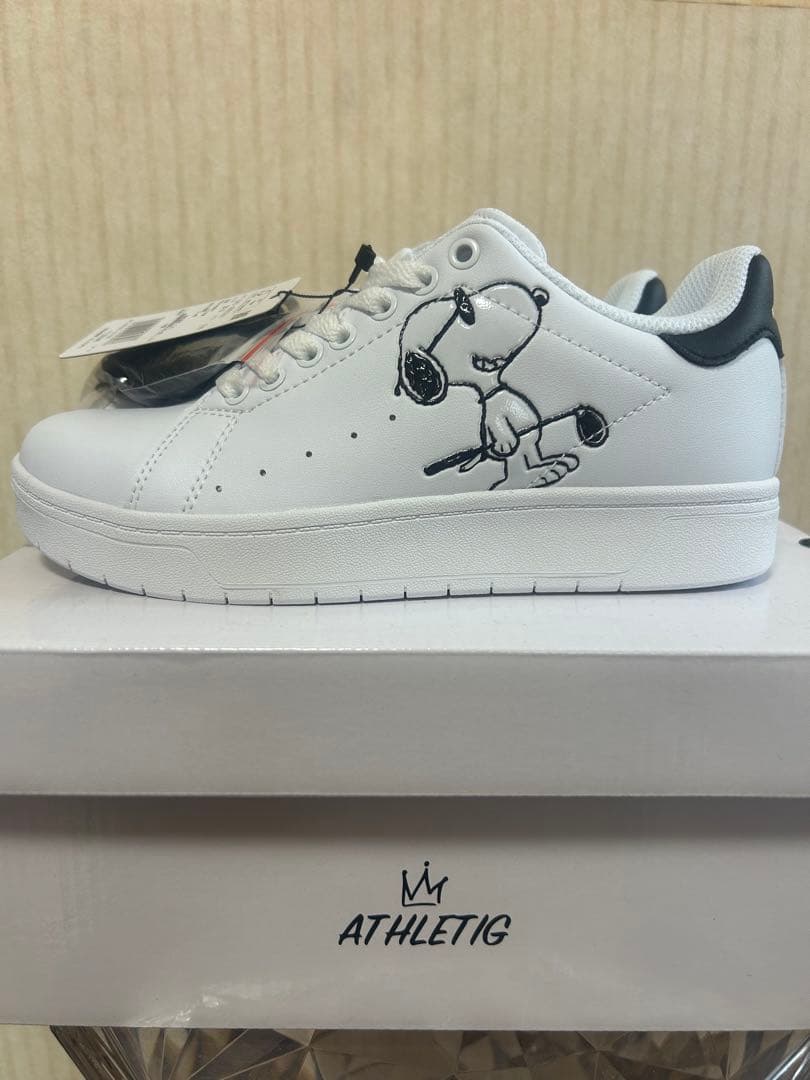 ATHLETIG スヌーピー ホワイトスニーカー