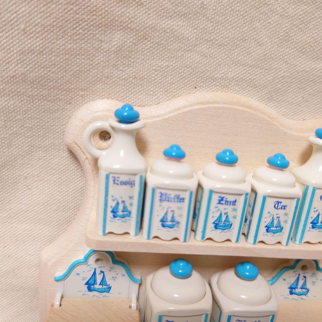 ヨット柄の水色キャニスターと棚のセット ボードヘニッヒ ドールハウス ミニチュア
