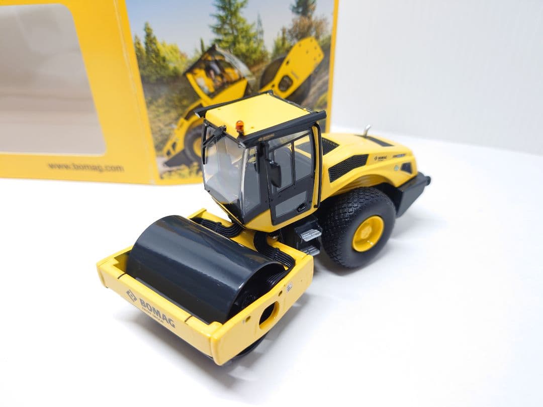 ボーマグ　1/50 ロードローラー　BW213 D-5