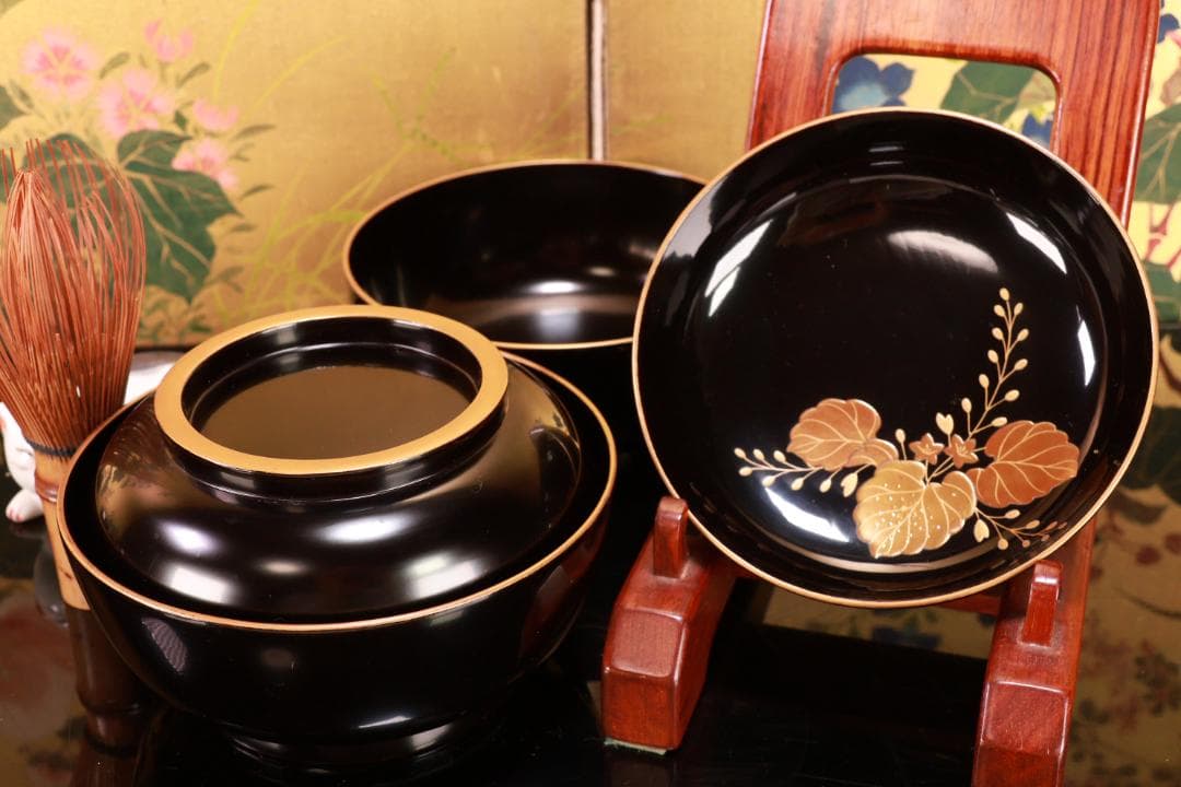 BJ018　輪島塗　布着堅地　盛岡庄五郎 作　縁金 草花金蒔絵椀　二客　木製