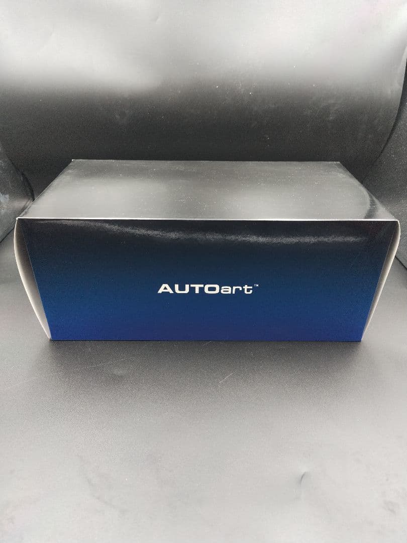 新品未展示品　1/18 オートアート　トヨタ　 2000GT　レッド　ワイヤー