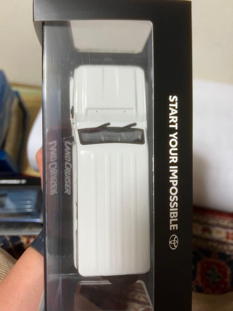【非売品】 トヨタ ランドクルーザー ミニカー ホワイト