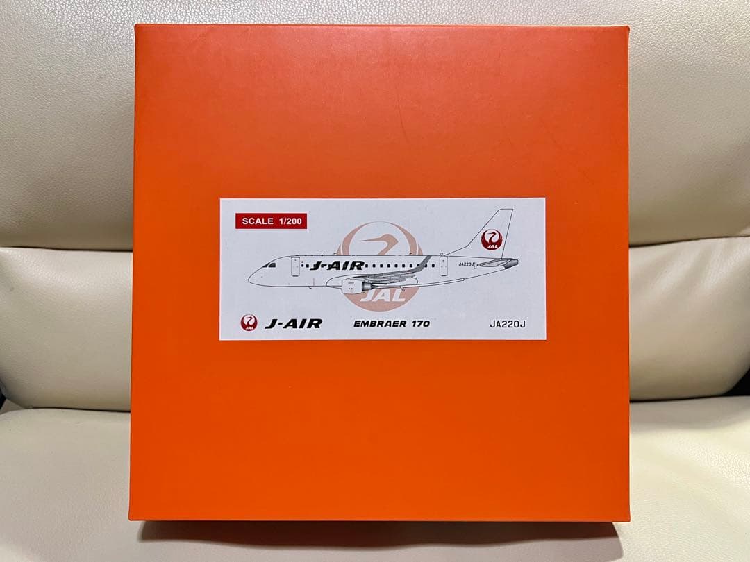 航空機・ヘリコプター JCwings 1/200 J-AIR E170 JA220J