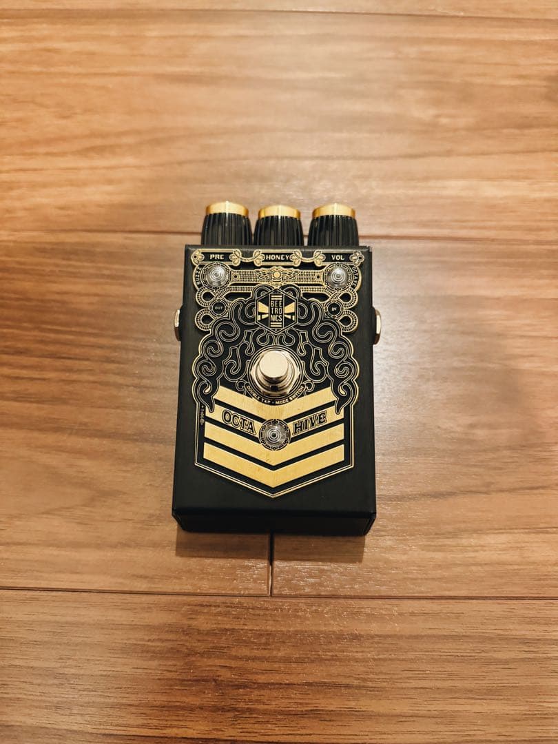 Beetronics OCTAHIVE V2 オクターブファズ